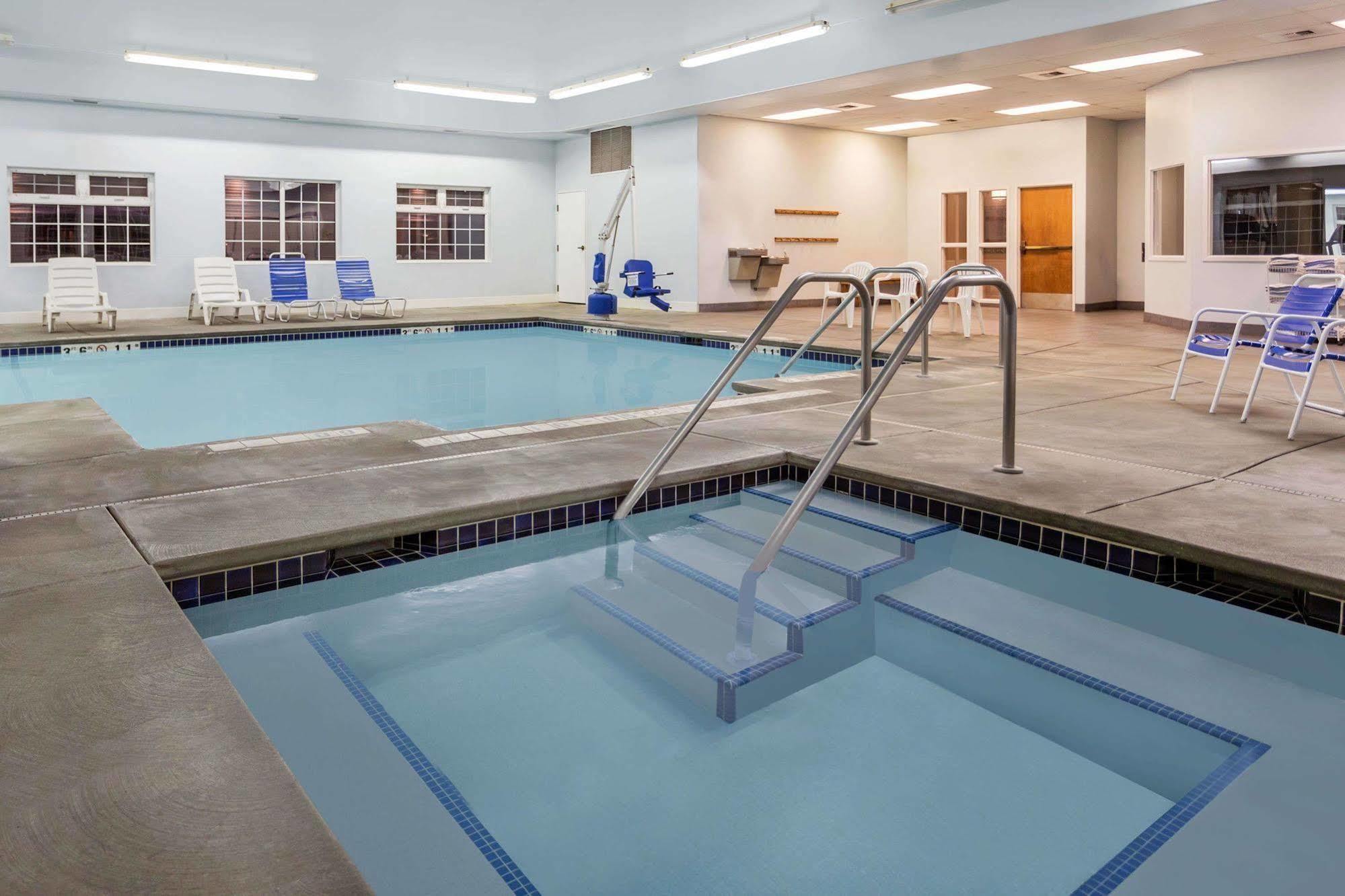 Silverstone Inn & Suites Spokane Valley Extérieur photo